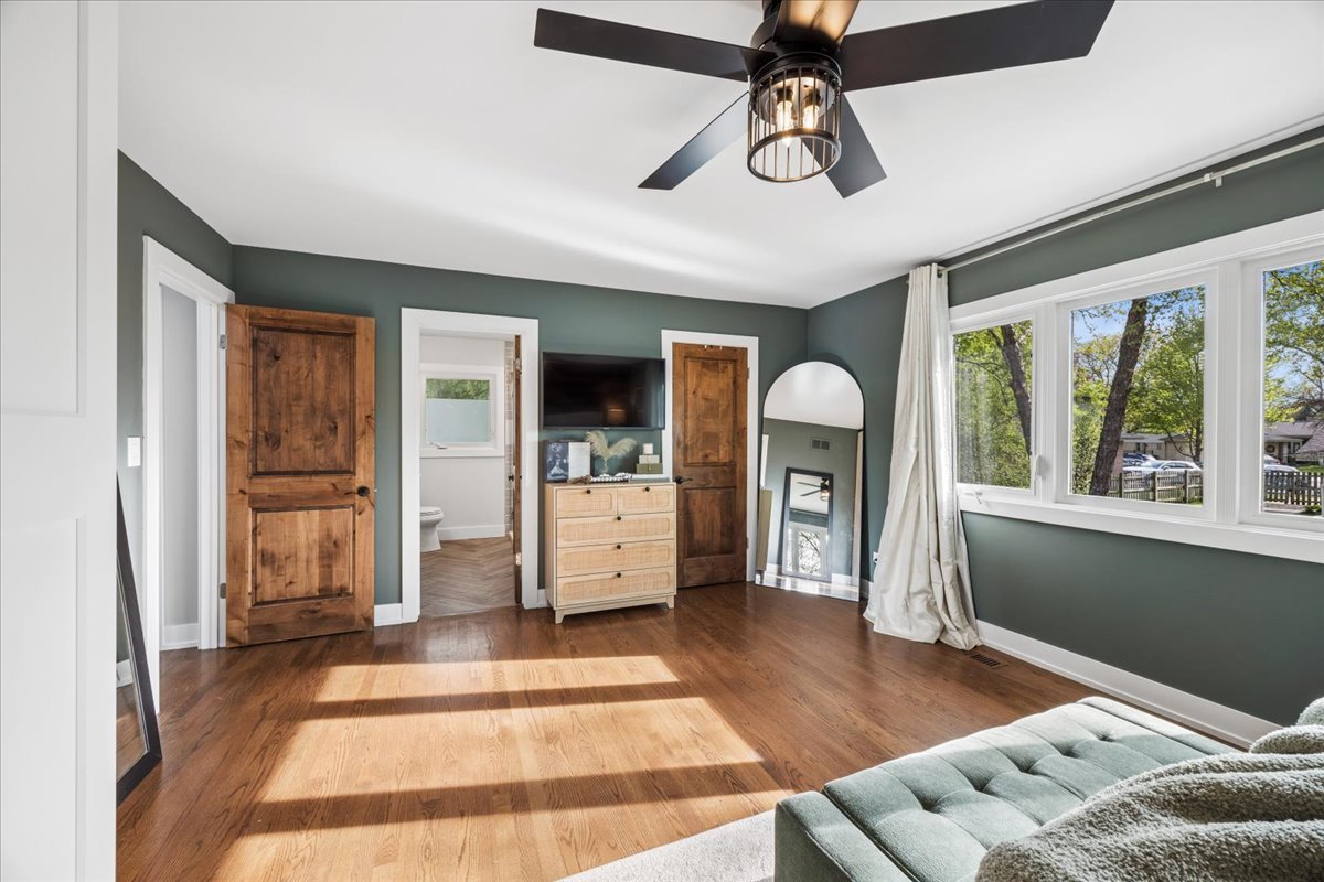 534 Summit Drive, Schaumburg, IL 60193