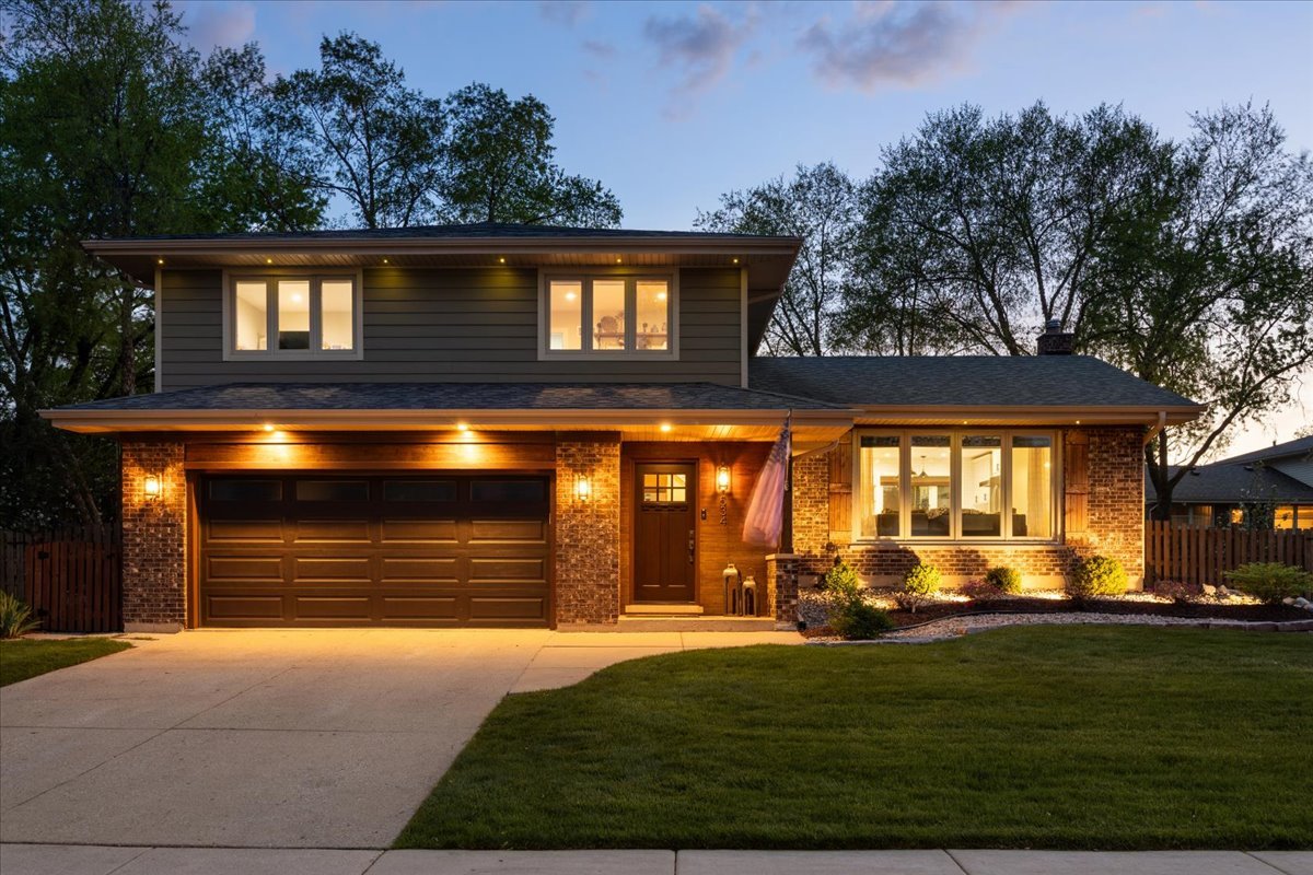 534 Summit Drive, Schaumburg, IL 60193