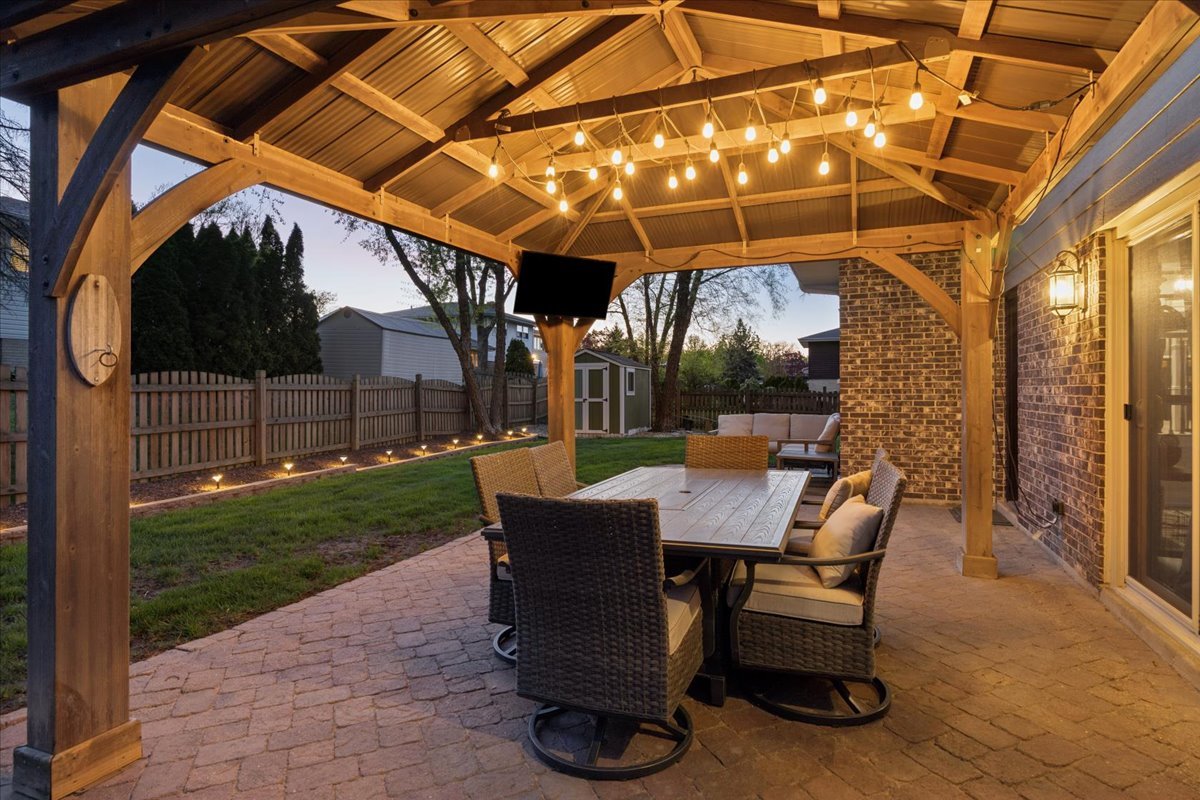 534 Summit Drive, Schaumburg, IL 60193