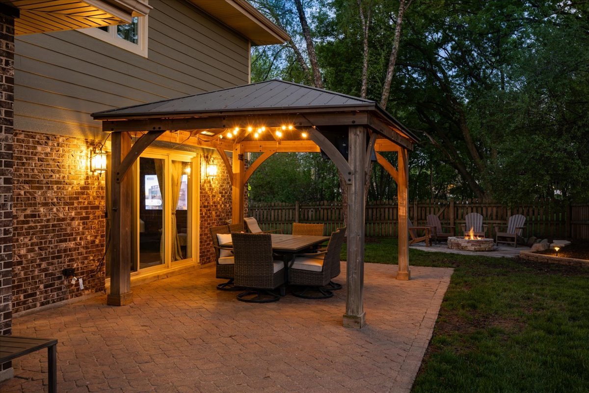 534 Summit Drive, Schaumburg, IL 60193