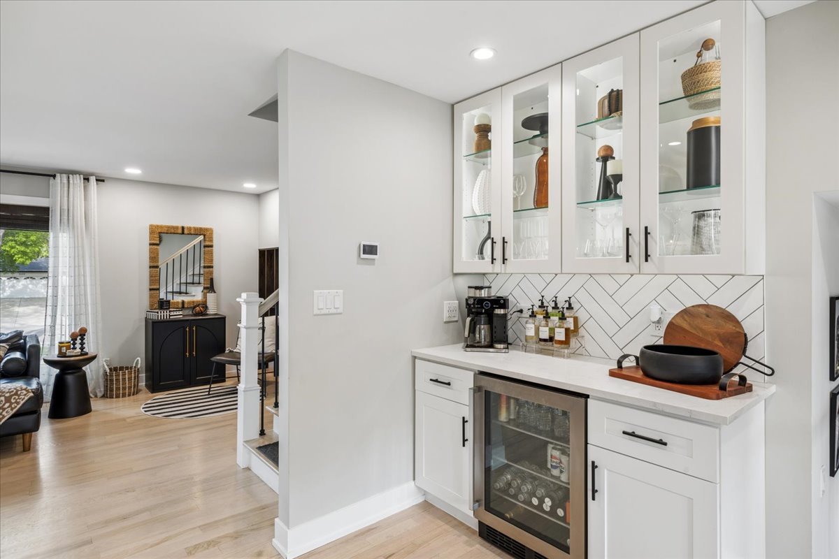 534 Summit Drive, Schaumburg, IL 60193