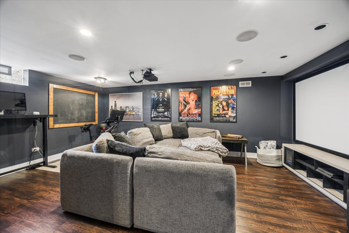 534 Summit Drive, Schaumburg, IL 60193