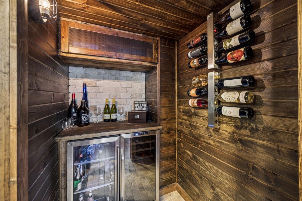 534 Summit Drive, Schaumburg, IL 60193