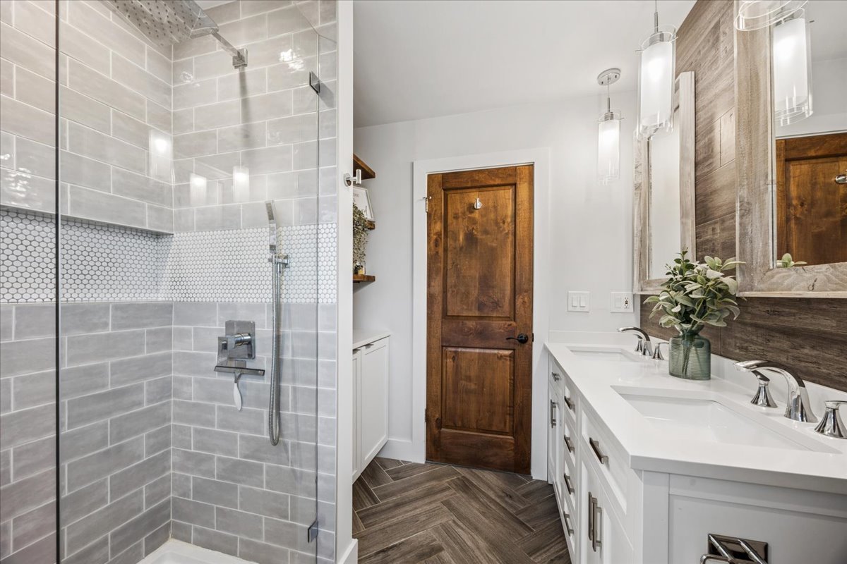 534 Summit Drive, Schaumburg, IL 60193