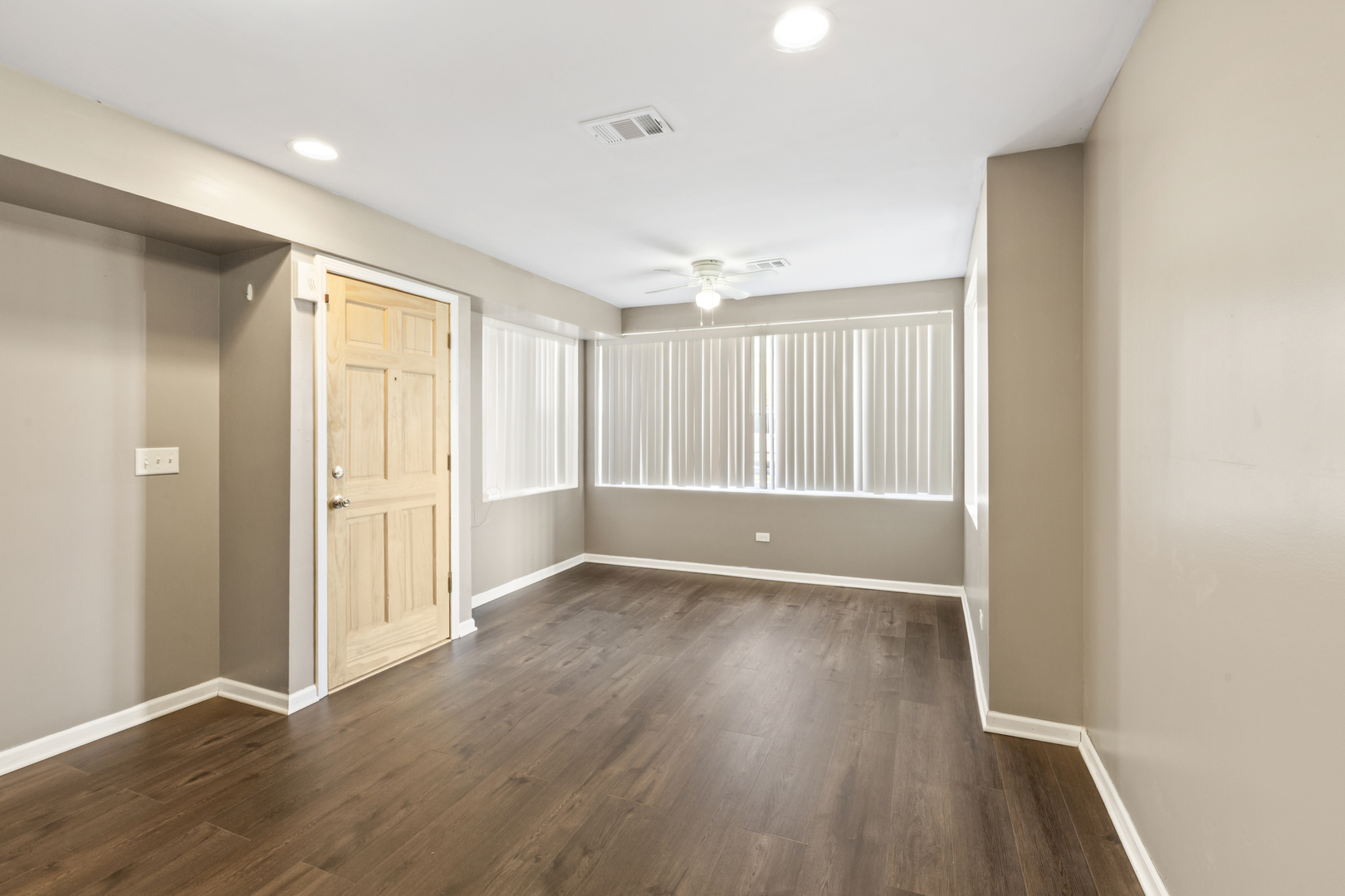 323 Memorial Drive #1, Calumet City, IL 60409