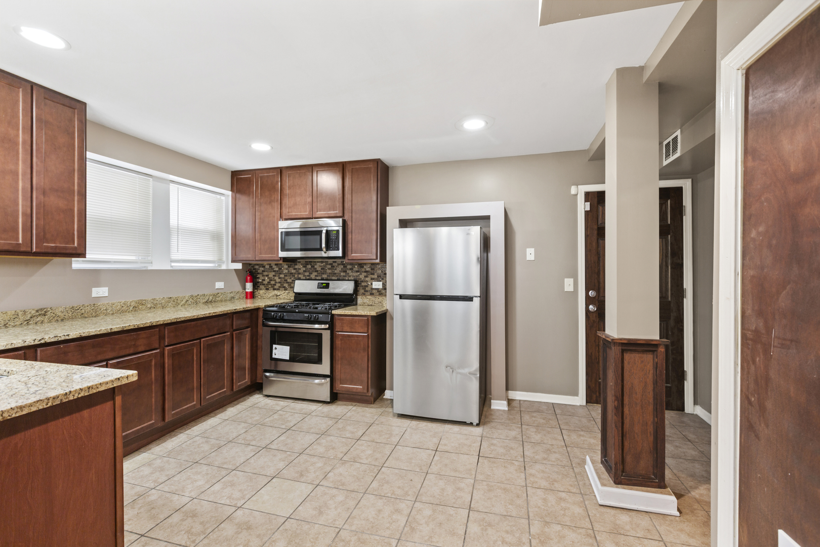 323 Memorial Drive #1, Calumet City, IL 60409