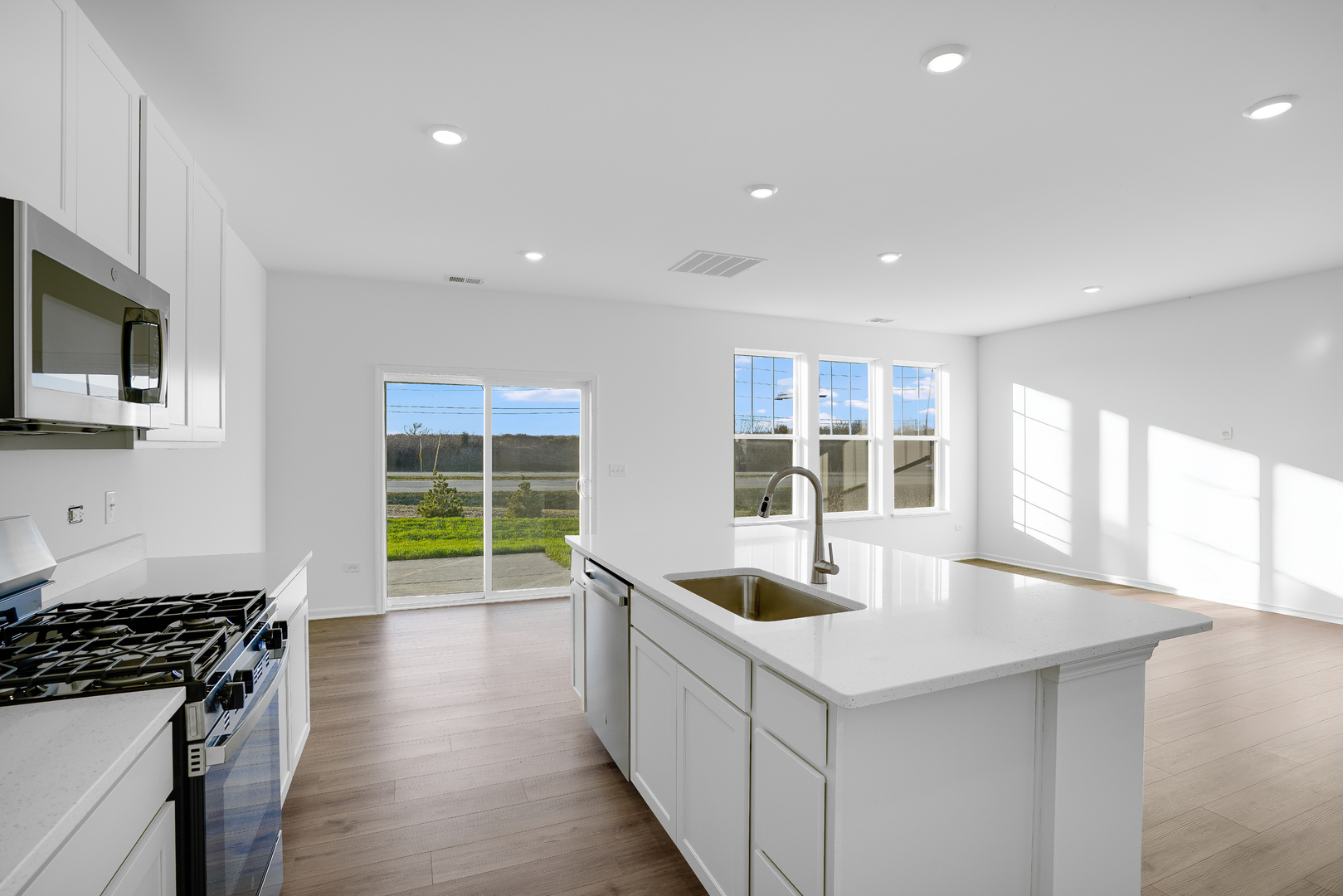 311 Red Oak Circle, Volo, IL 60020