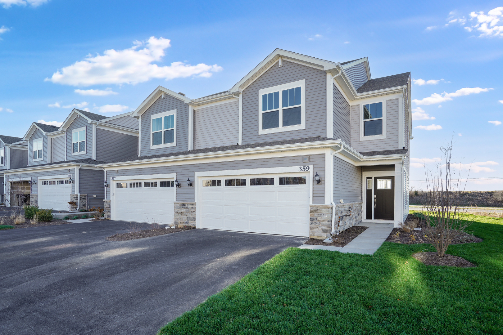 311 Red Oak Circle, Volo, IL 60020