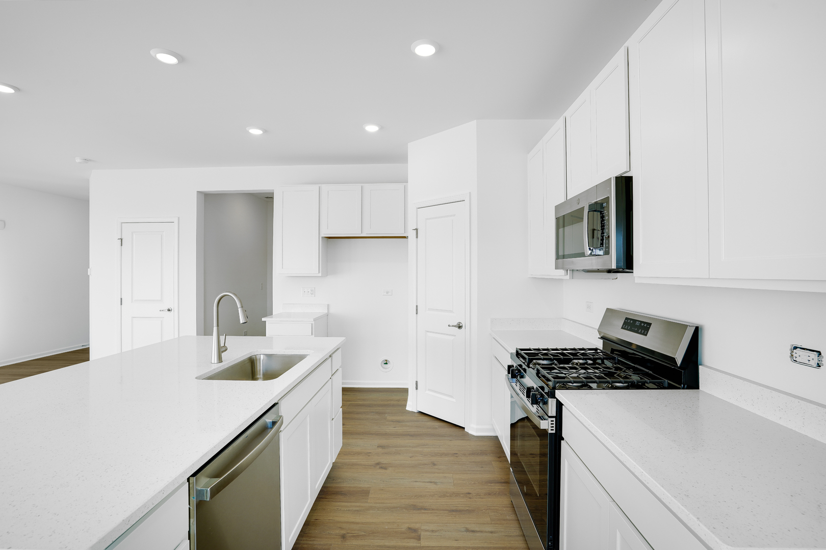 311 Red Oak Circle, Volo, IL 60020