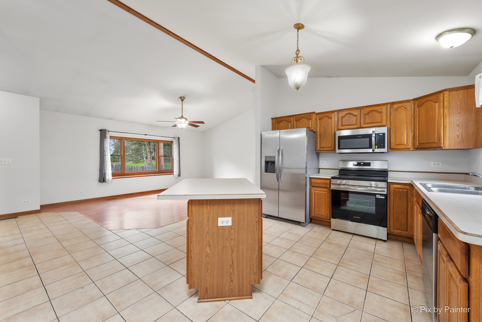 5214 PARKVIEW Drive, Mccullom Lake, IL 60050