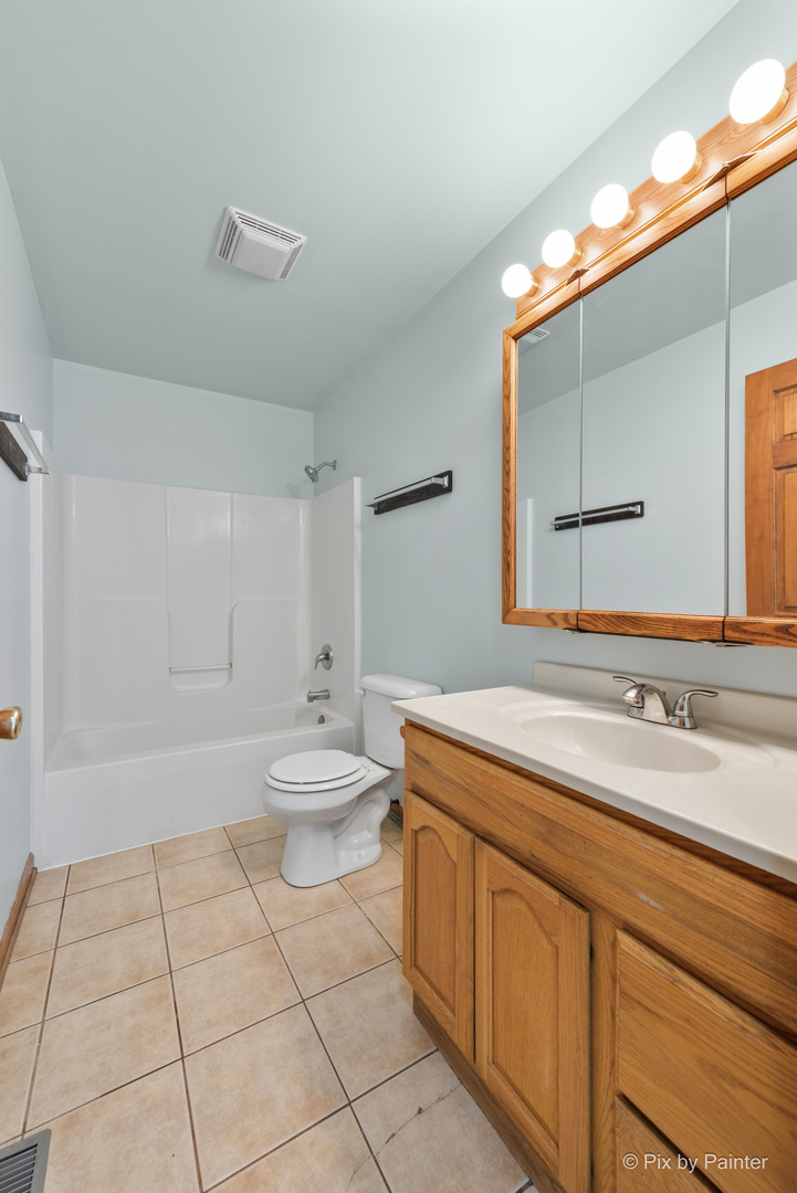 5214 PARKVIEW Drive, Mccullom Lake, IL 60050