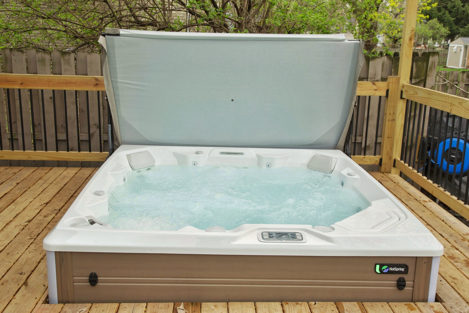 2S316 Arrowhead Drive, Wheaton, IL 60189