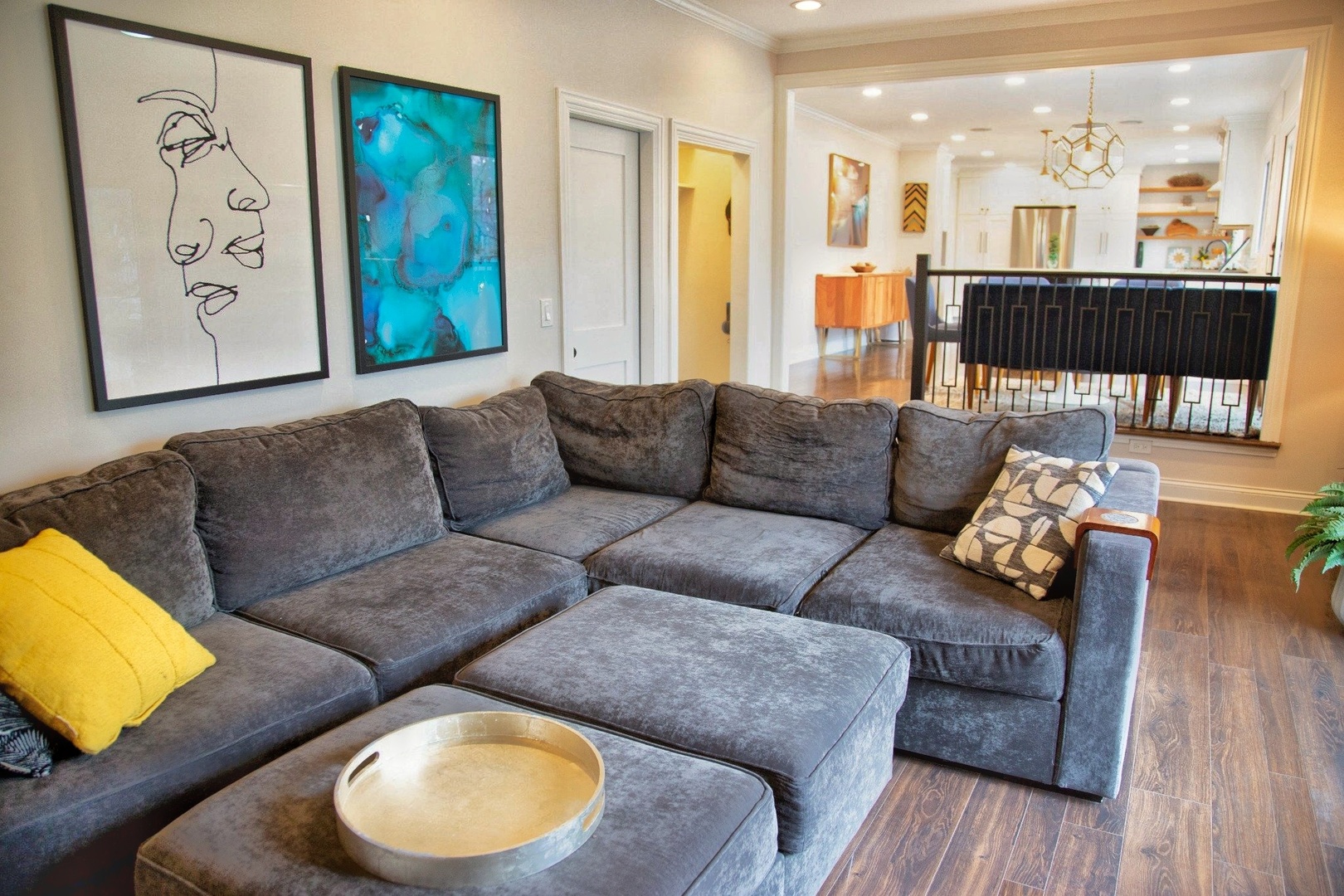 2S316 Arrowhead Drive, Wheaton, IL 60189