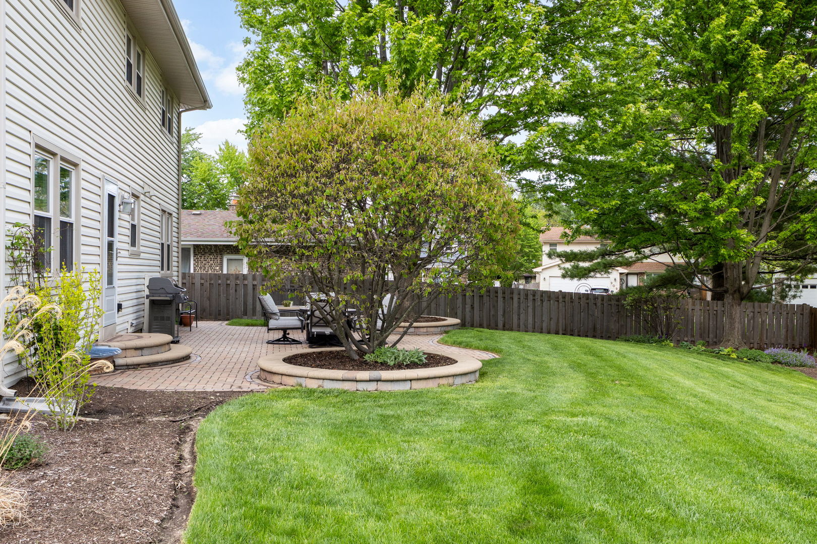 900 Dearborn Circle, Carol Stream, IL 60188