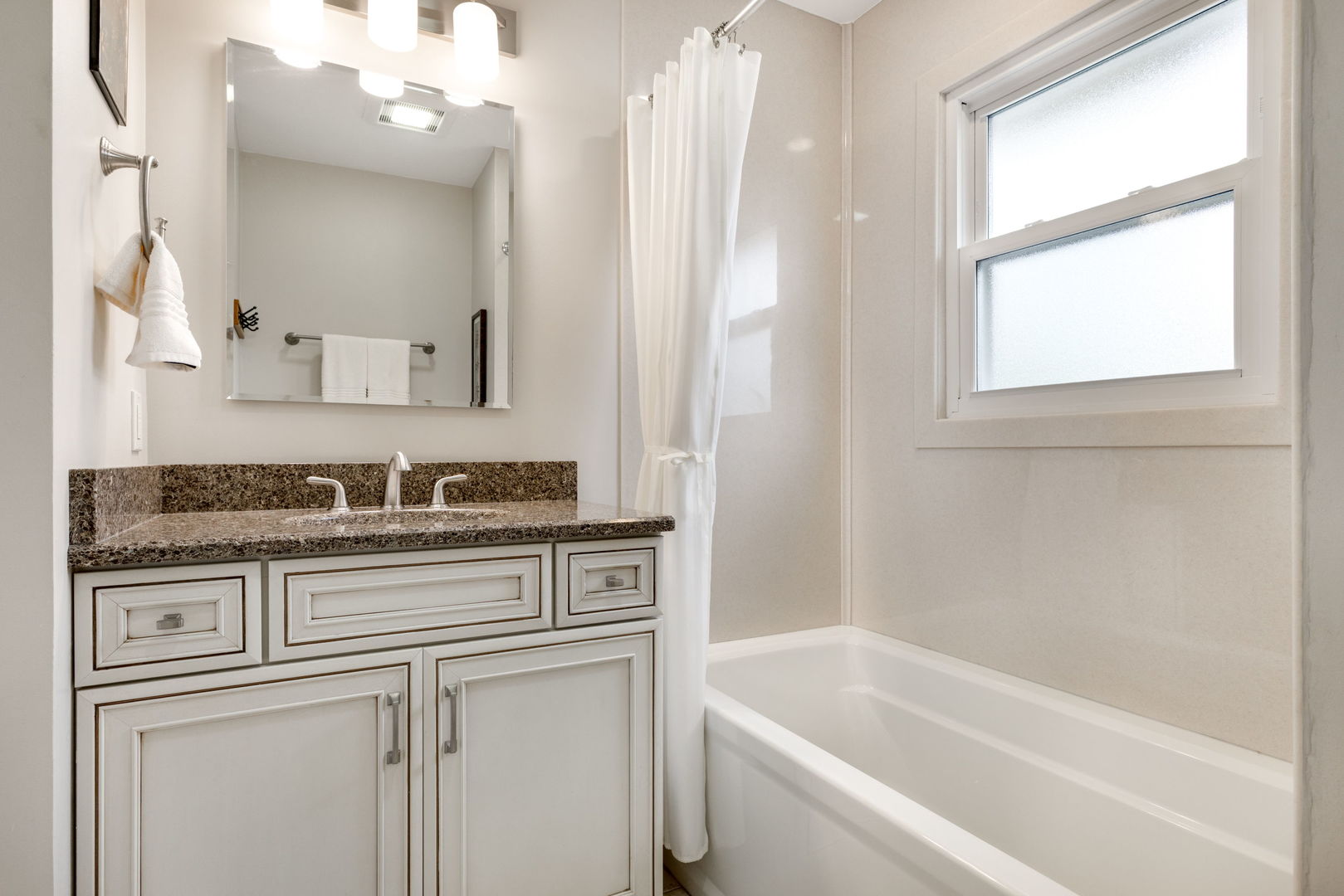 900 Dearborn Circle, Carol Stream, IL 60188