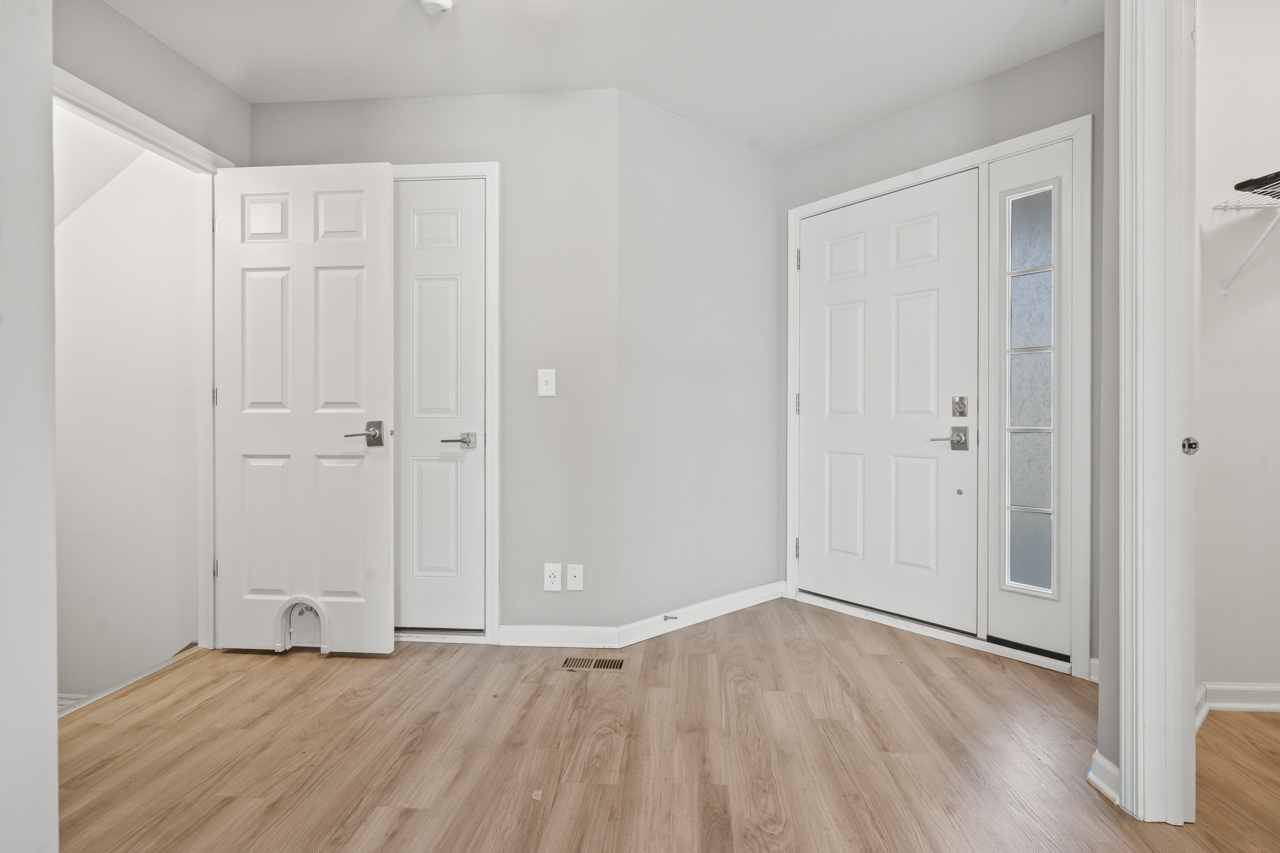 7077 Hidden Green Circle, Fox Lake, IL 60020