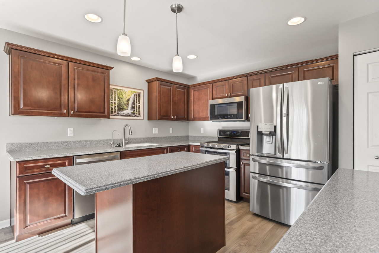 7077 Hidden Green Circle, Fox Lake, IL 60020