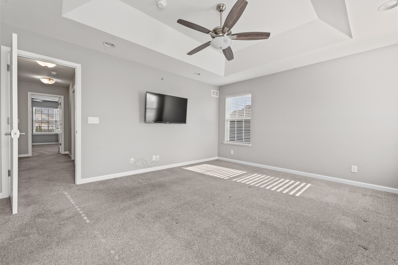 7077 Hidden Green Circle, Fox Lake, IL 60020