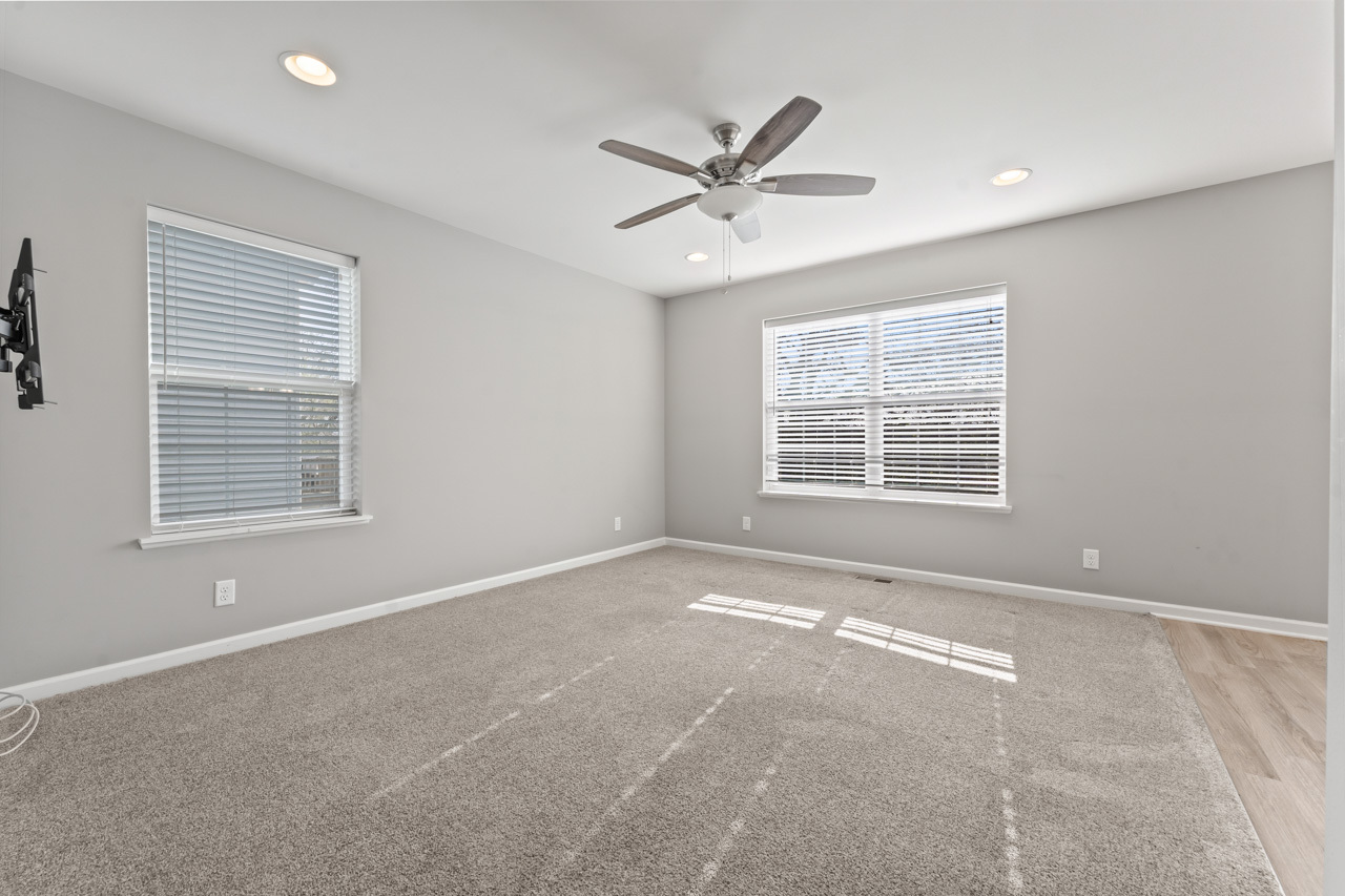 7077 Hidden Green Circle, Fox Lake, IL 60020