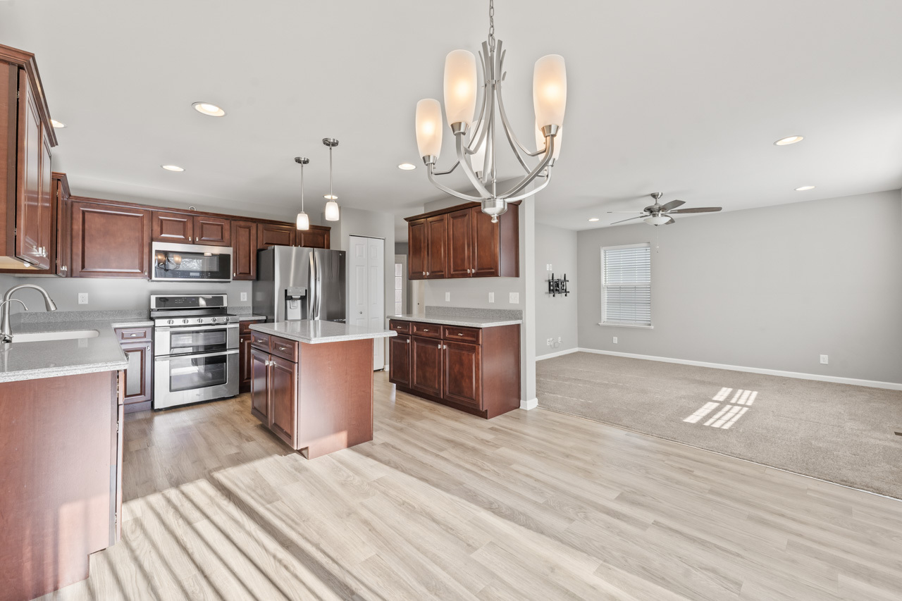 7077 Hidden Green Circle, Fox Lake, IL 60020