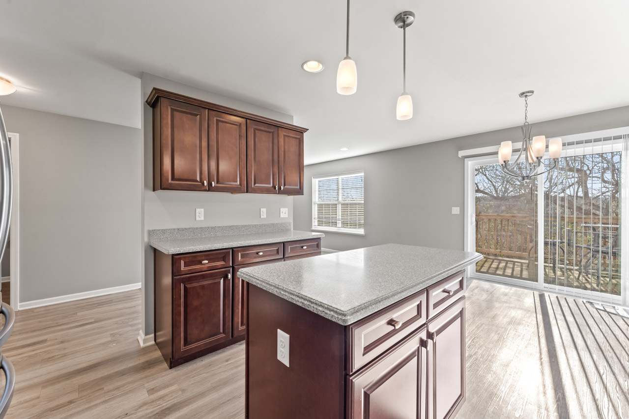 7077 Hidden Green Circle, Fox Lake, IL 60020