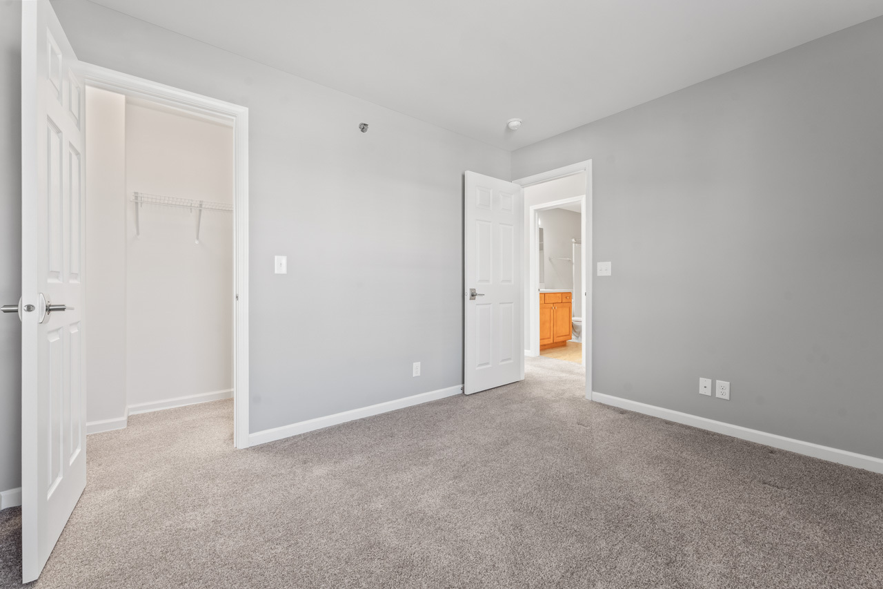 7077 Hidden Green Circle, Fox Lake, IL 60020