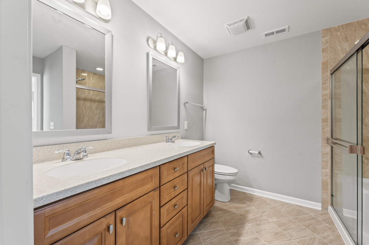 7077 Hidden Green Circle, Fox Lake, IL 60020