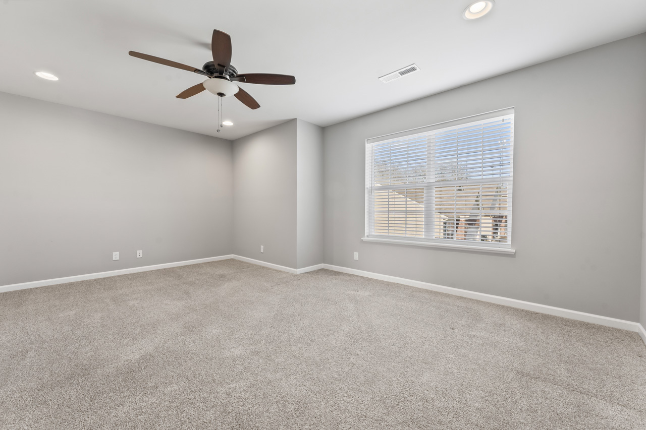 7077 Hidden Green Circle, Fox Lake, IL 60020