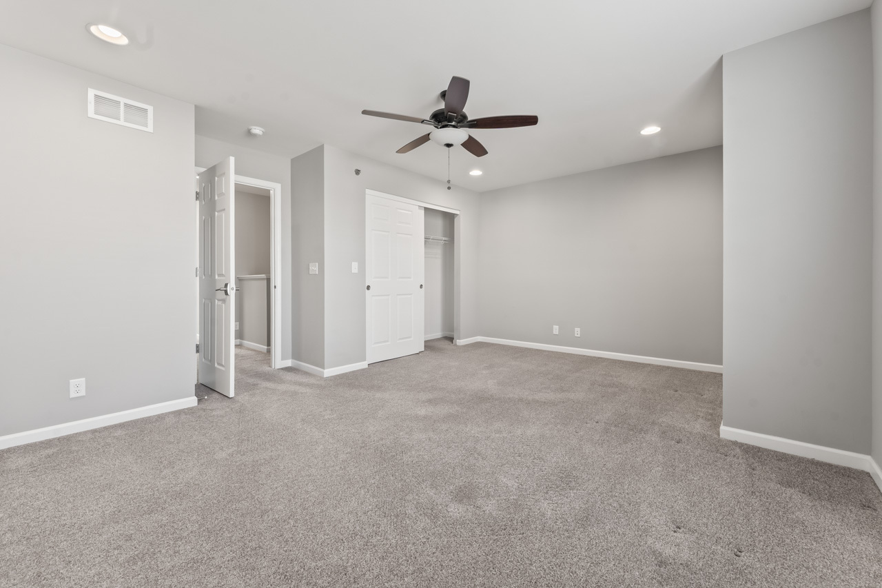 7077 Hidden Green Circle, Fox Lake, IL 60020