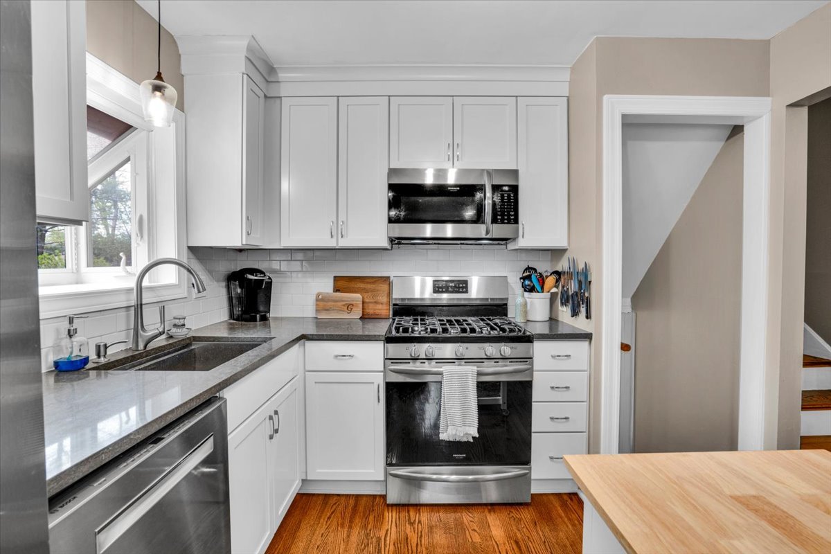 4020 N Adams Street, Westmont, IL 60559