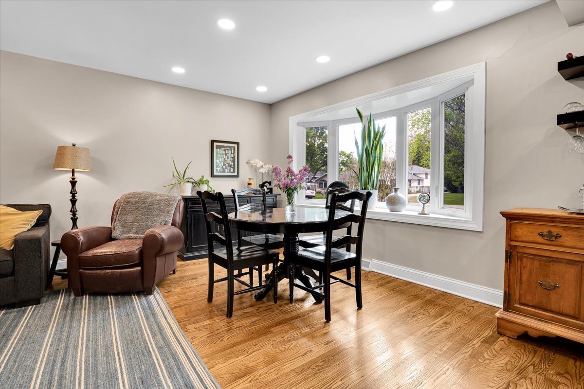 4020 N Adams Street, Westmont, IL 60559