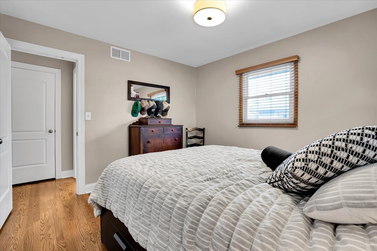 4020 N Adams Street, Westmont, IL 60559