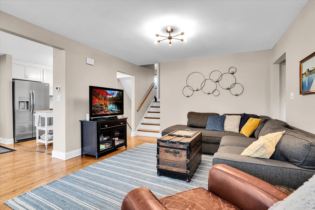 4020 N Adams Street, Westmont, IL 60559