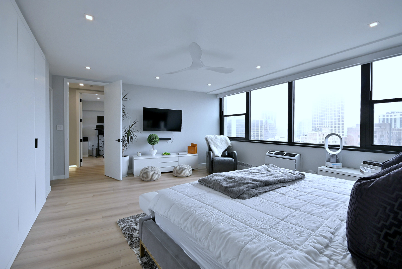 1150 N Lake Shore Drive #22A, Chicago, IL 60611