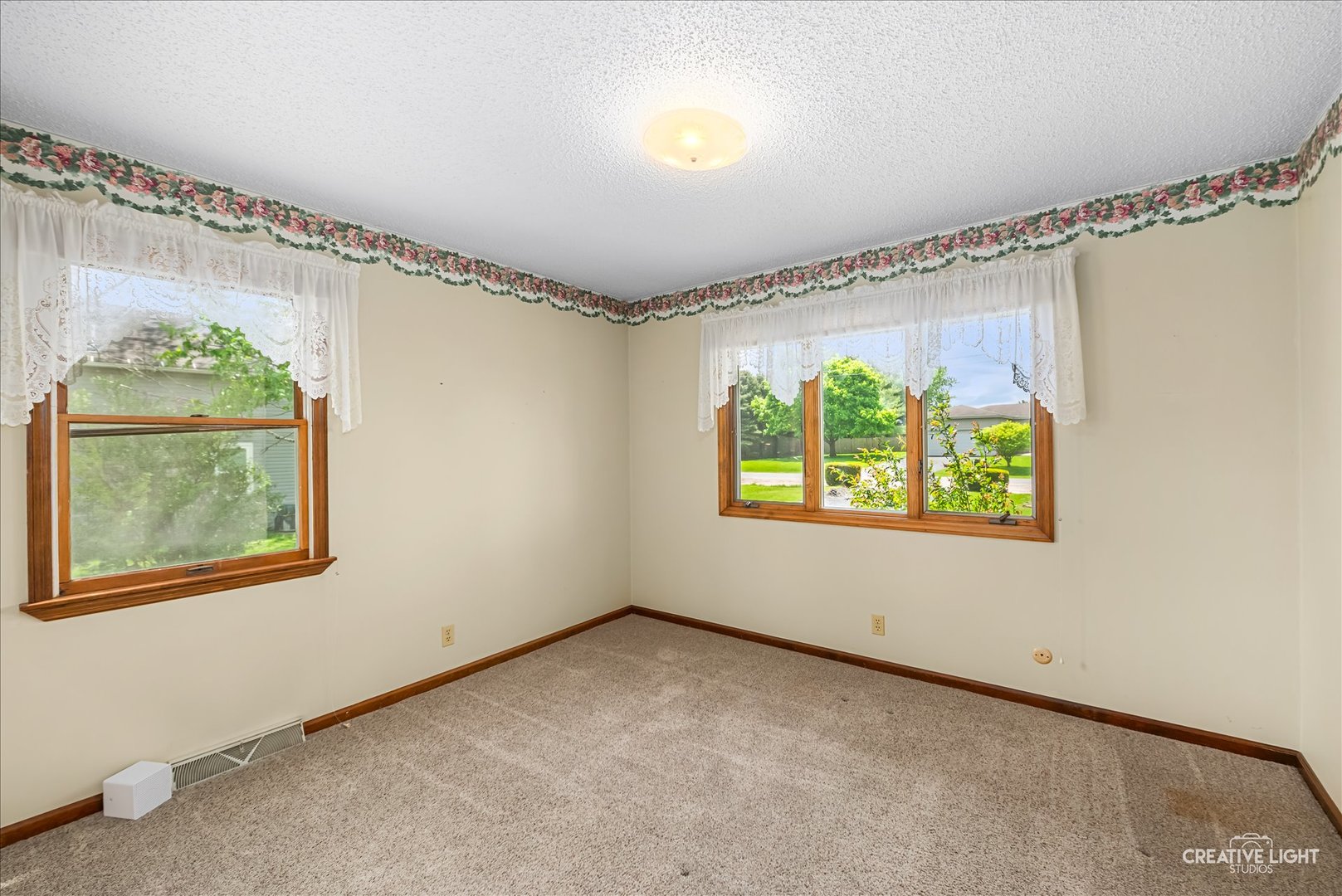 225 W Joliet Street, Newark, IL 60541