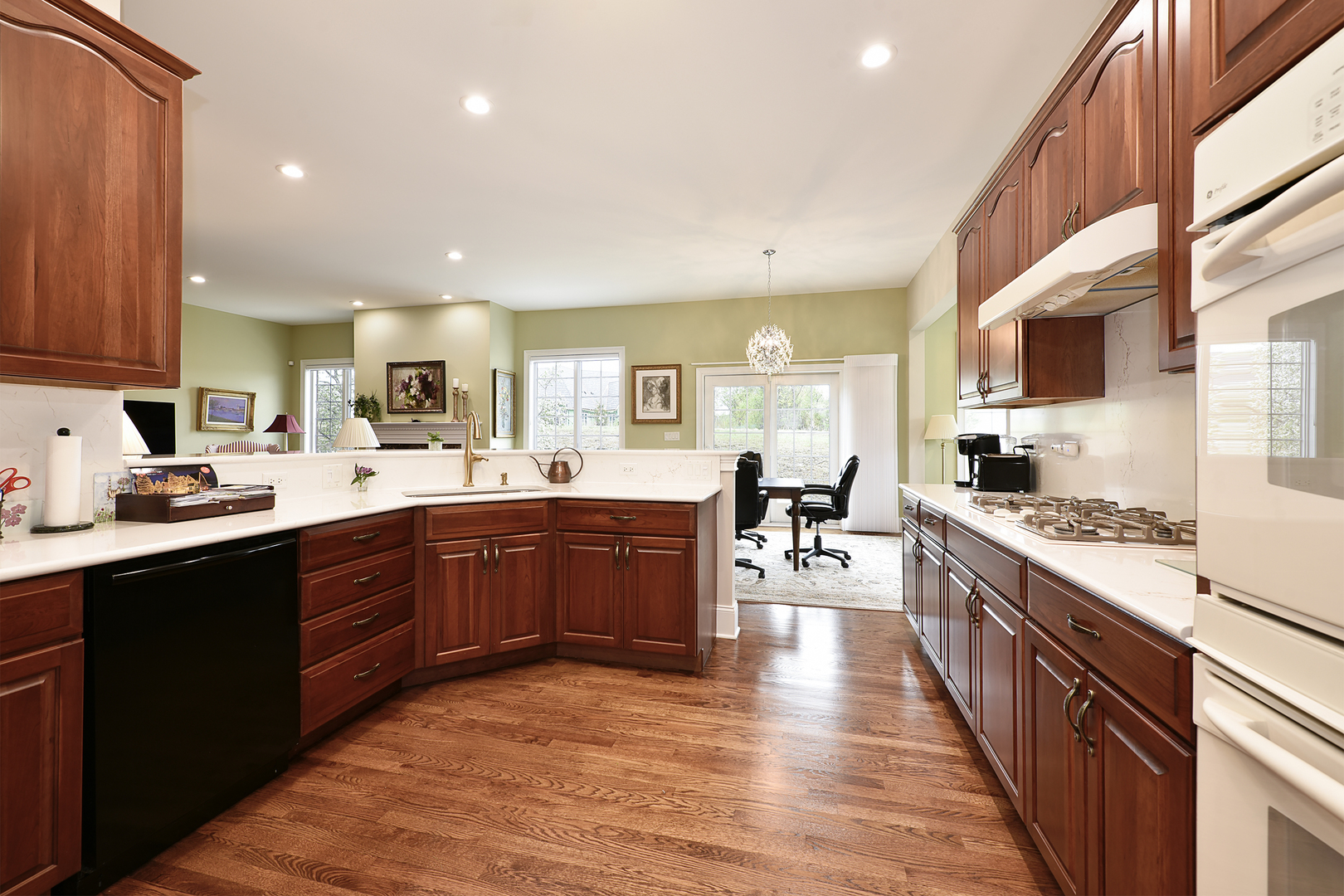 907 Middleton Lane, Inverness, IL 60010