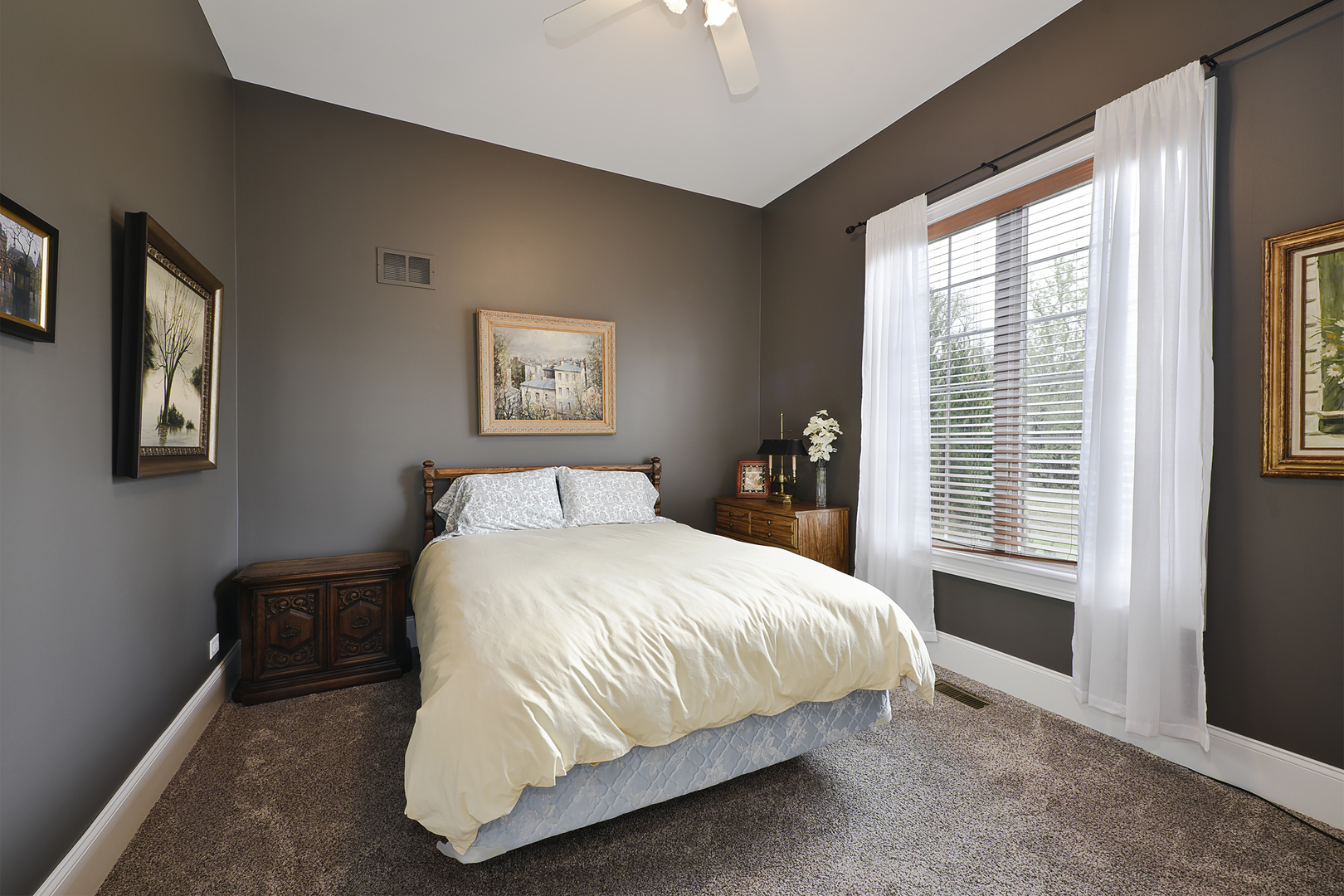 907 Middleton Lane, Inverness, IL 60010