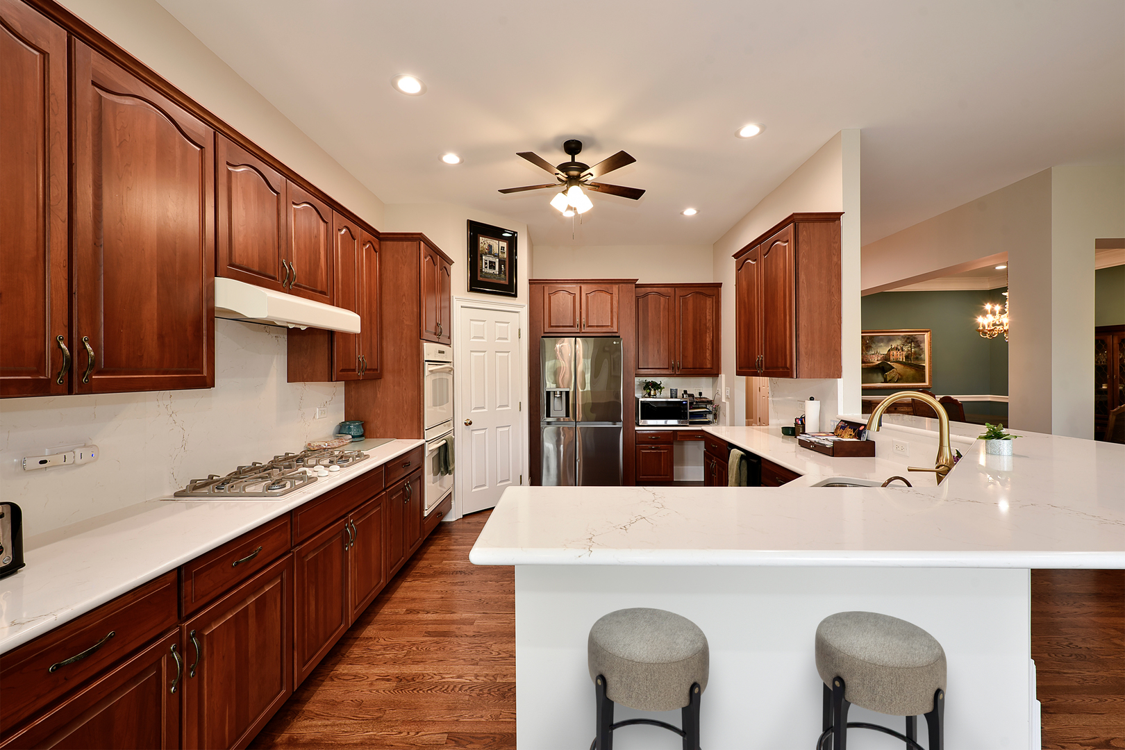 907 Middleton Lane, Inverness, IL 60010