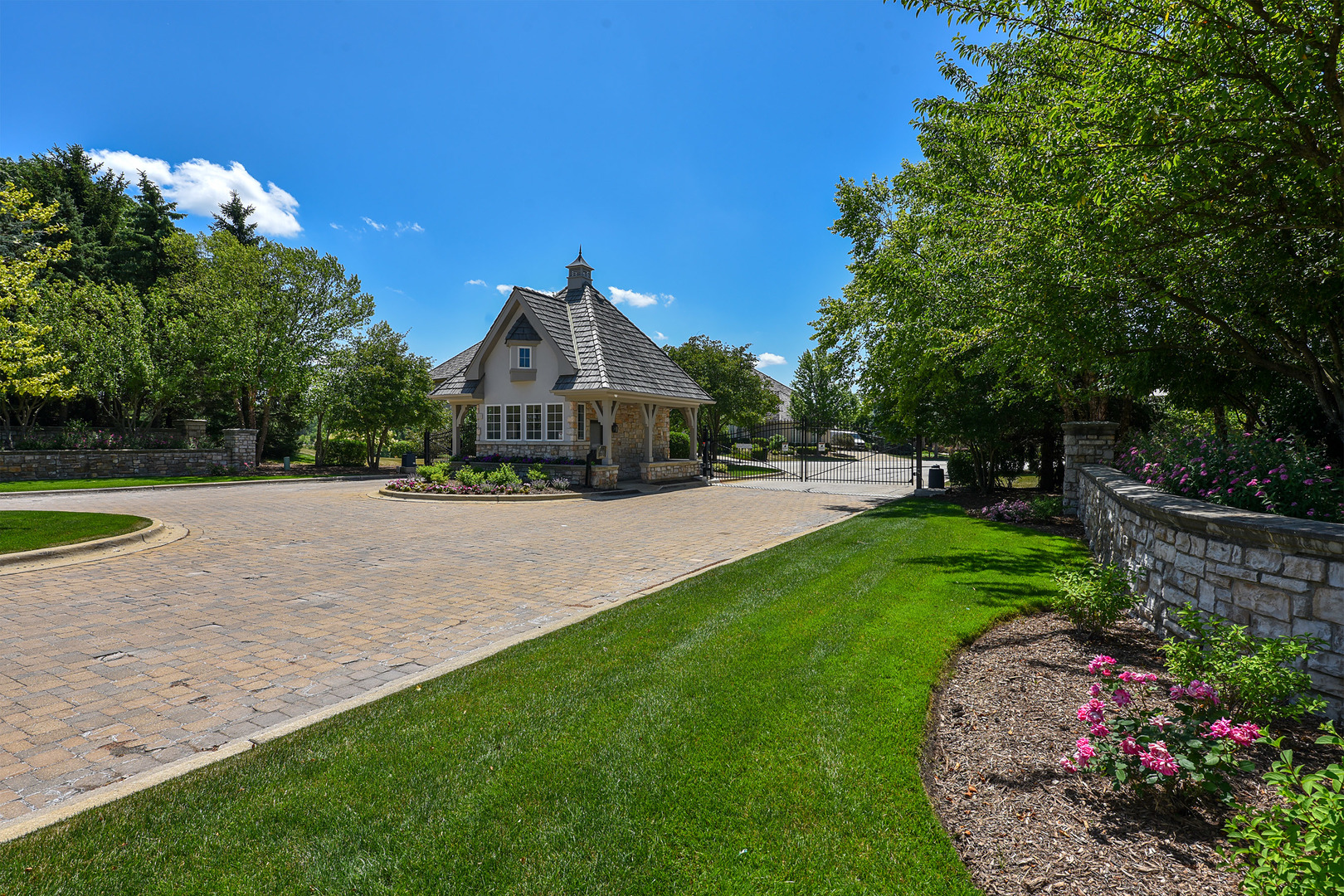 907 Middleton Lane, Inverness, IL 60010