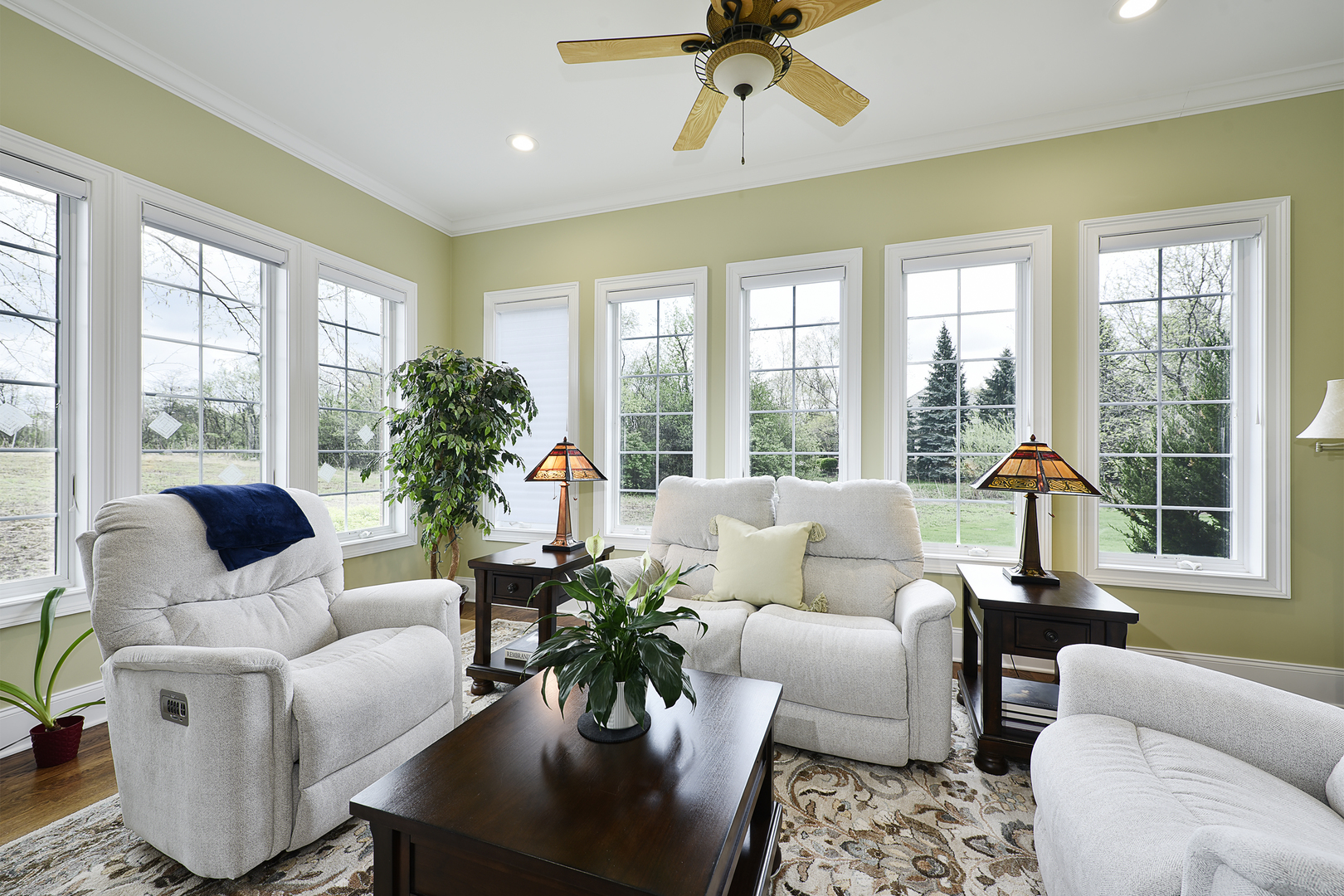 907 Middleton Lane, Inverness, IL 60010