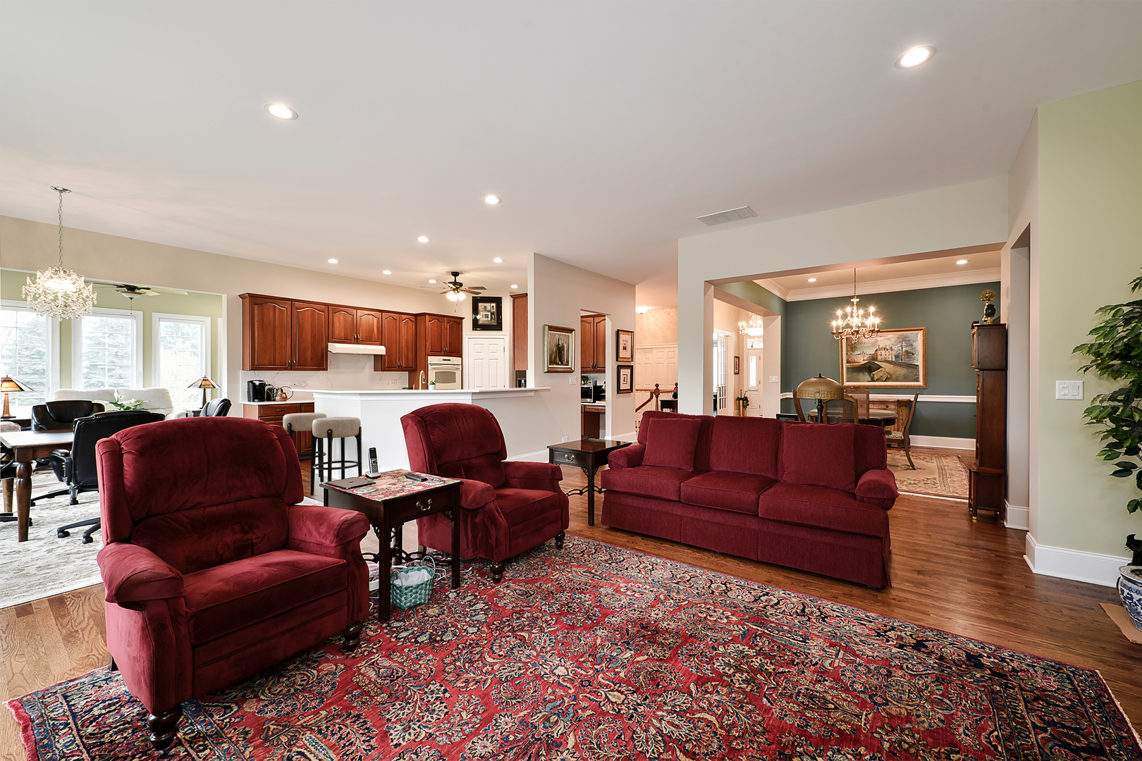 907 Middleton Lane, Inverness, IL 60010