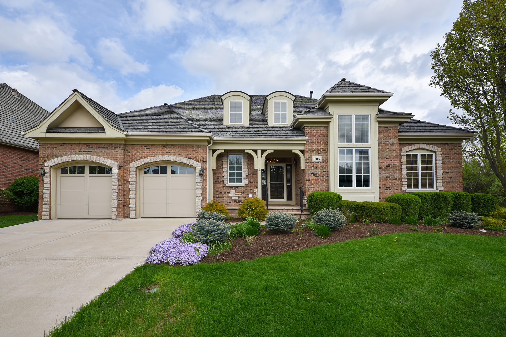 907 Middleton Lane, Inverness, IL 60010