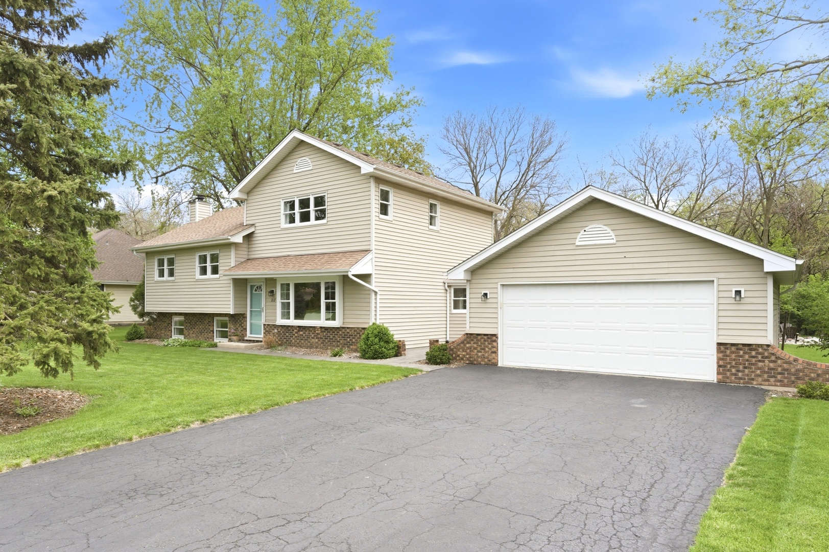 0N717 Knollwood Drive, Wheaton, IL 60187