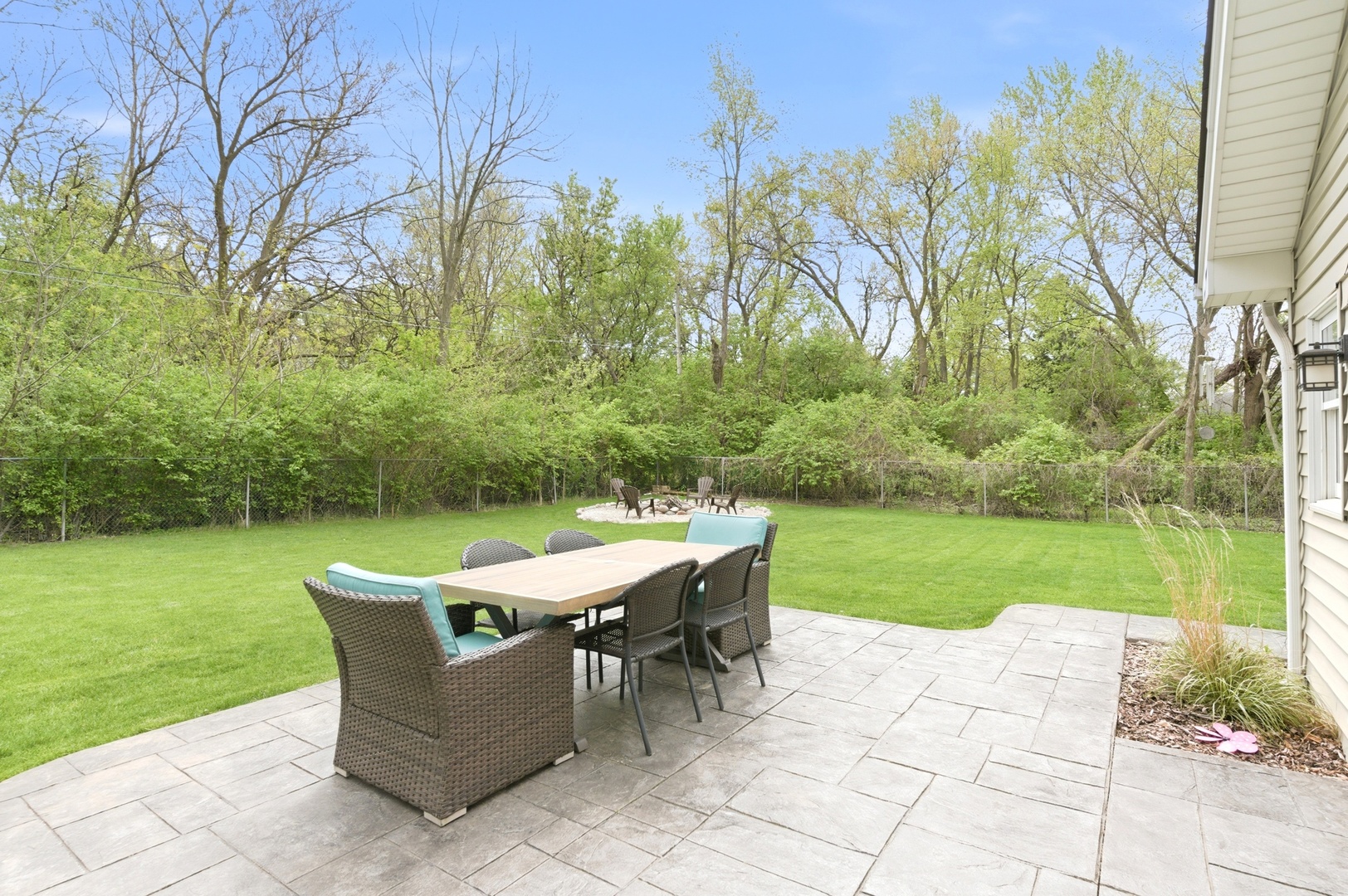 0N717 Knollwood Drive, Wheaton, IL 60187