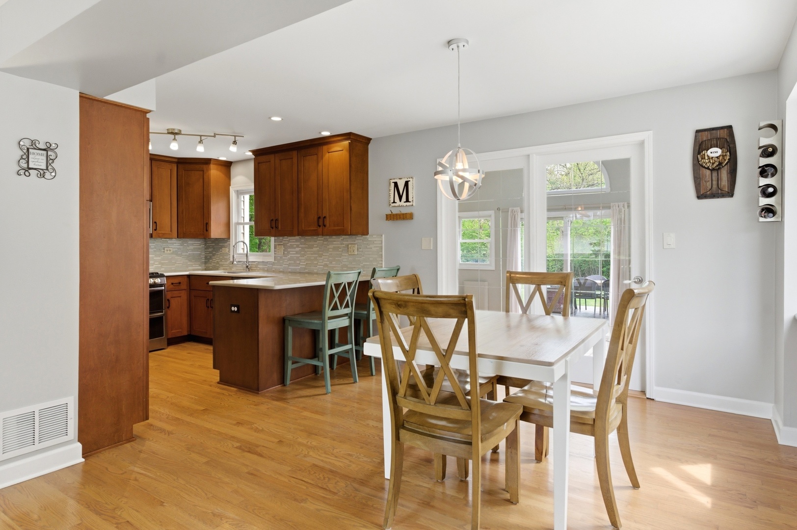 0N717 Knollwood Drive, Wheaton, IL 60187