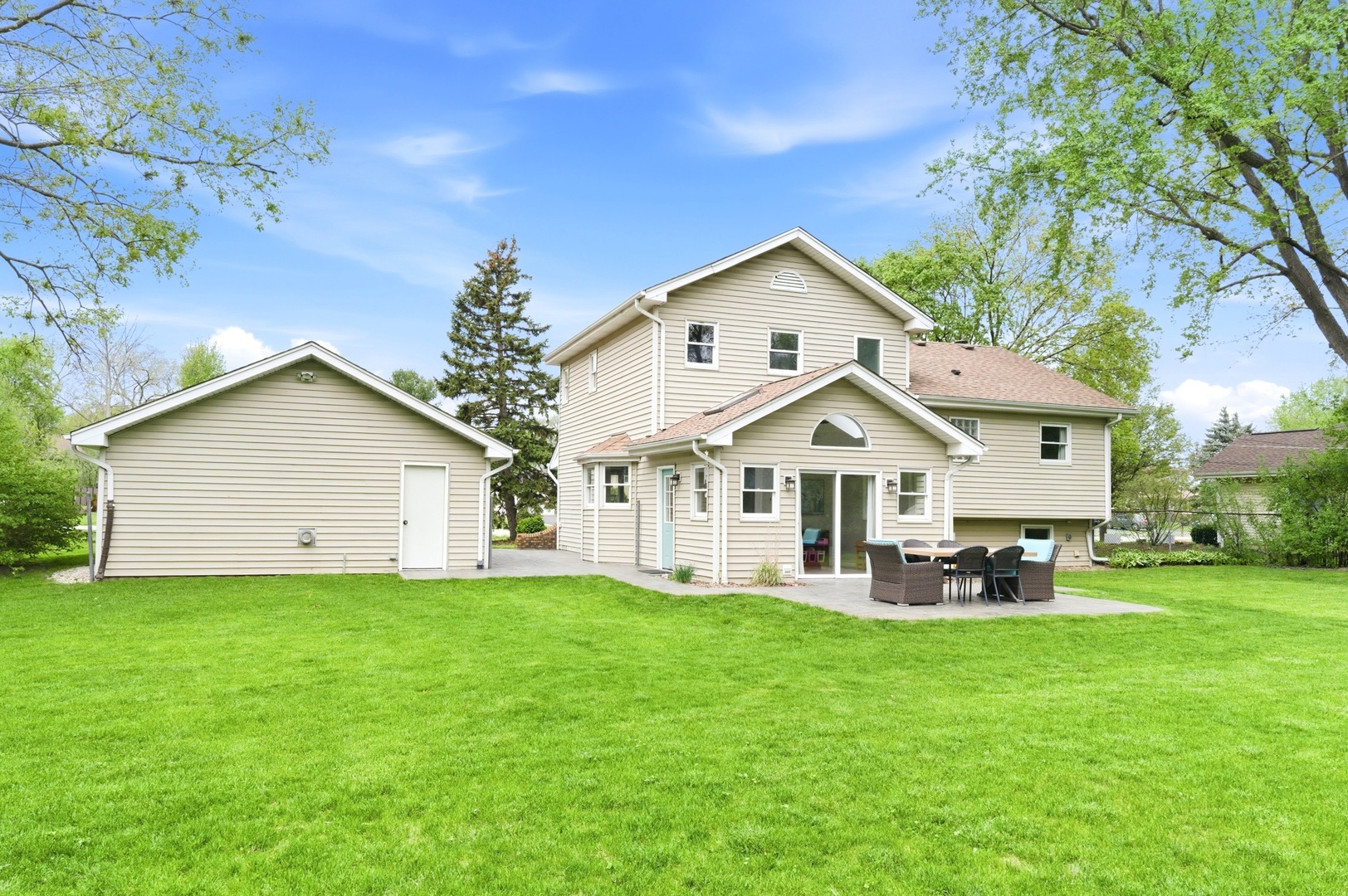 0N717 Knollwood Drive, Wheaton, IL 60187