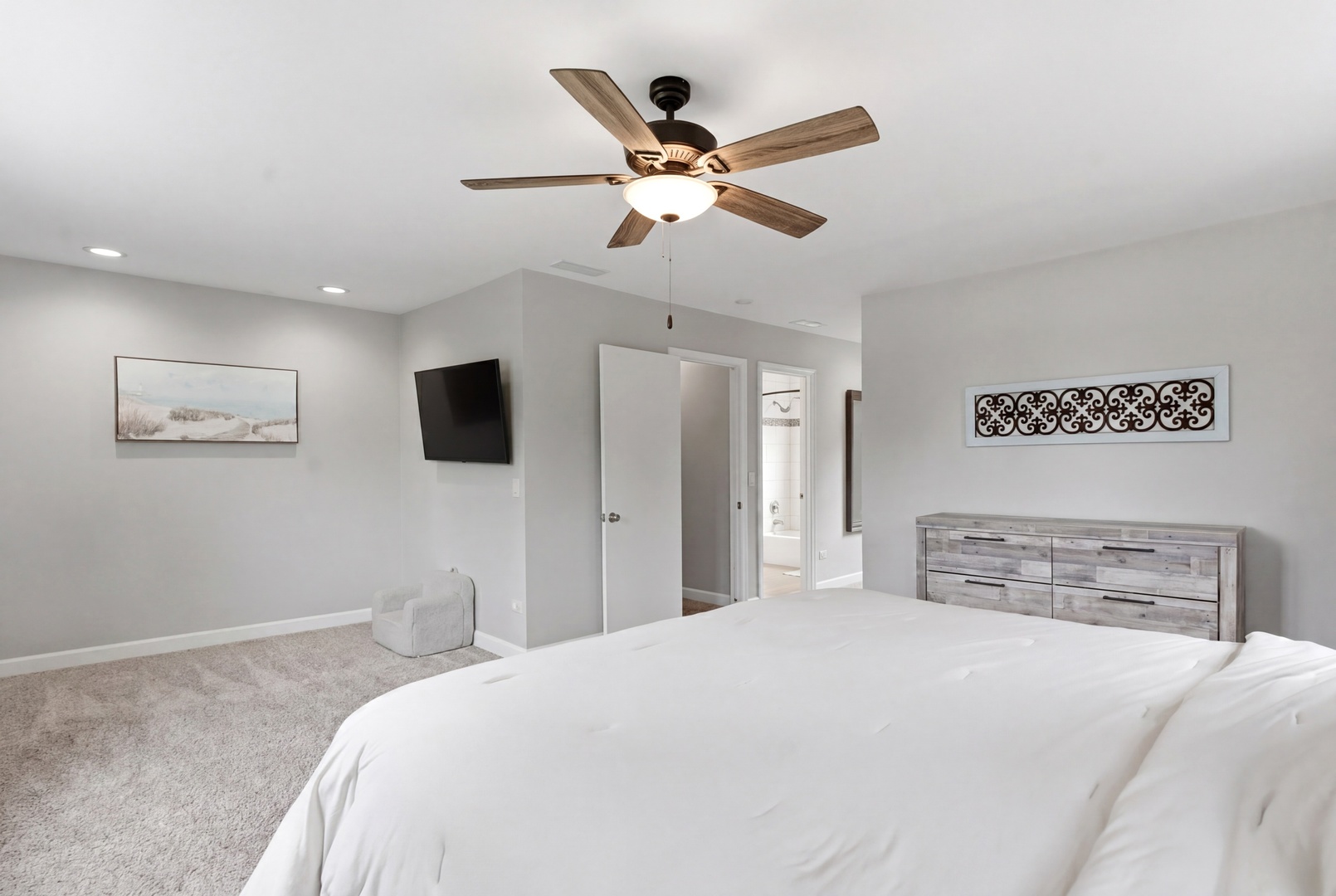 0N717 Knollwood Drive, Wheaton, IL 60187