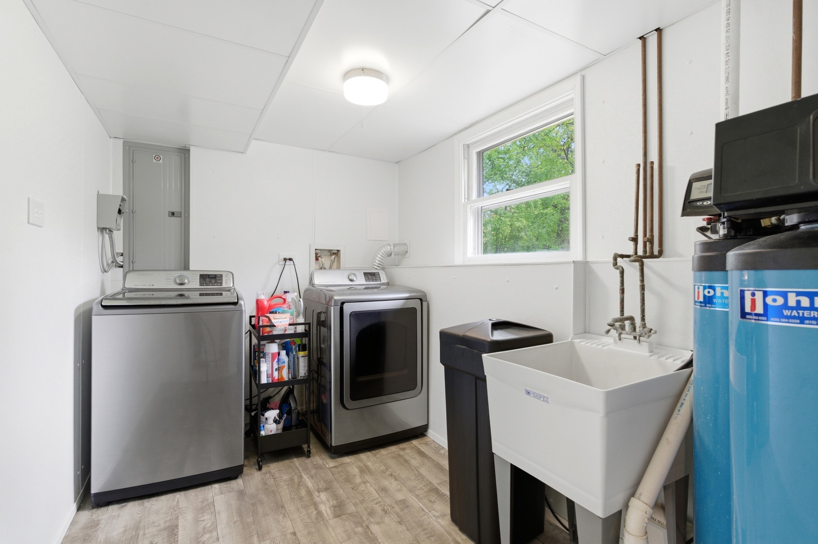 0N717 Knollwood Drive, Wheaton, IL 60187