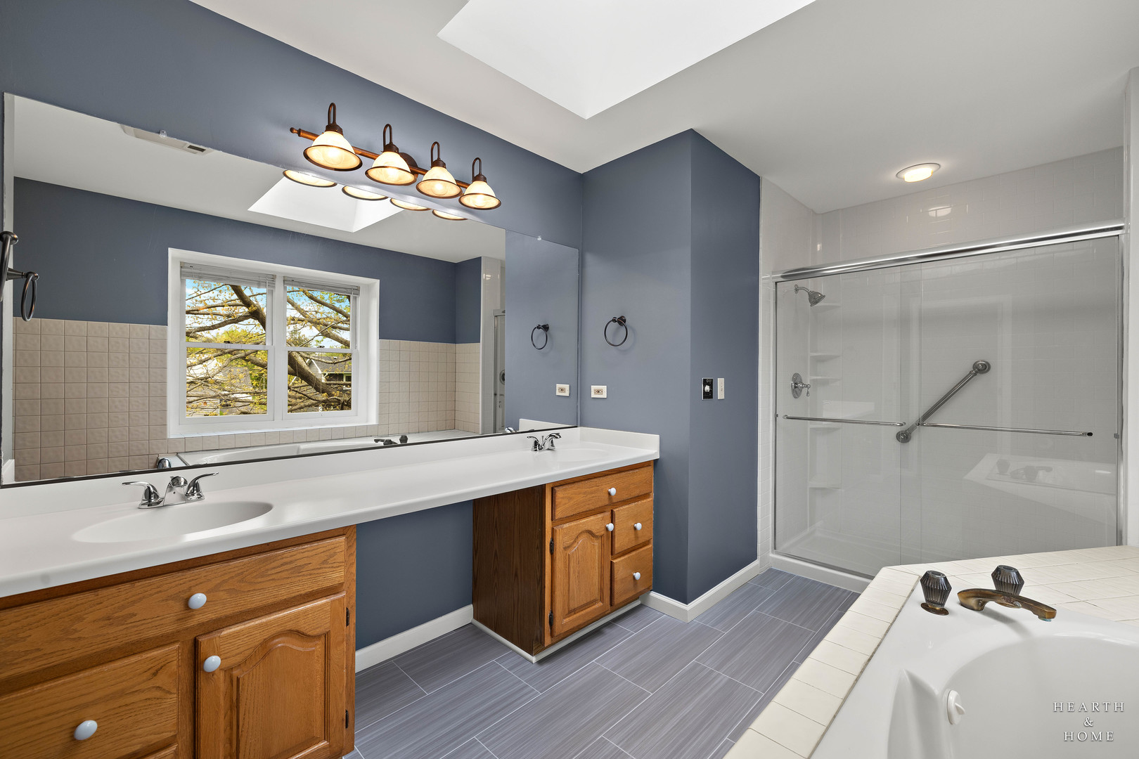 544 S Prairie Street, Cary, IL 60013