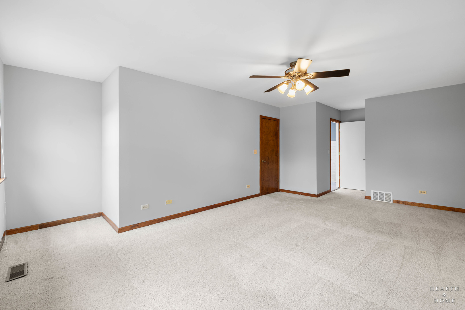 544 S Prairie Street, Cary, IL 60013